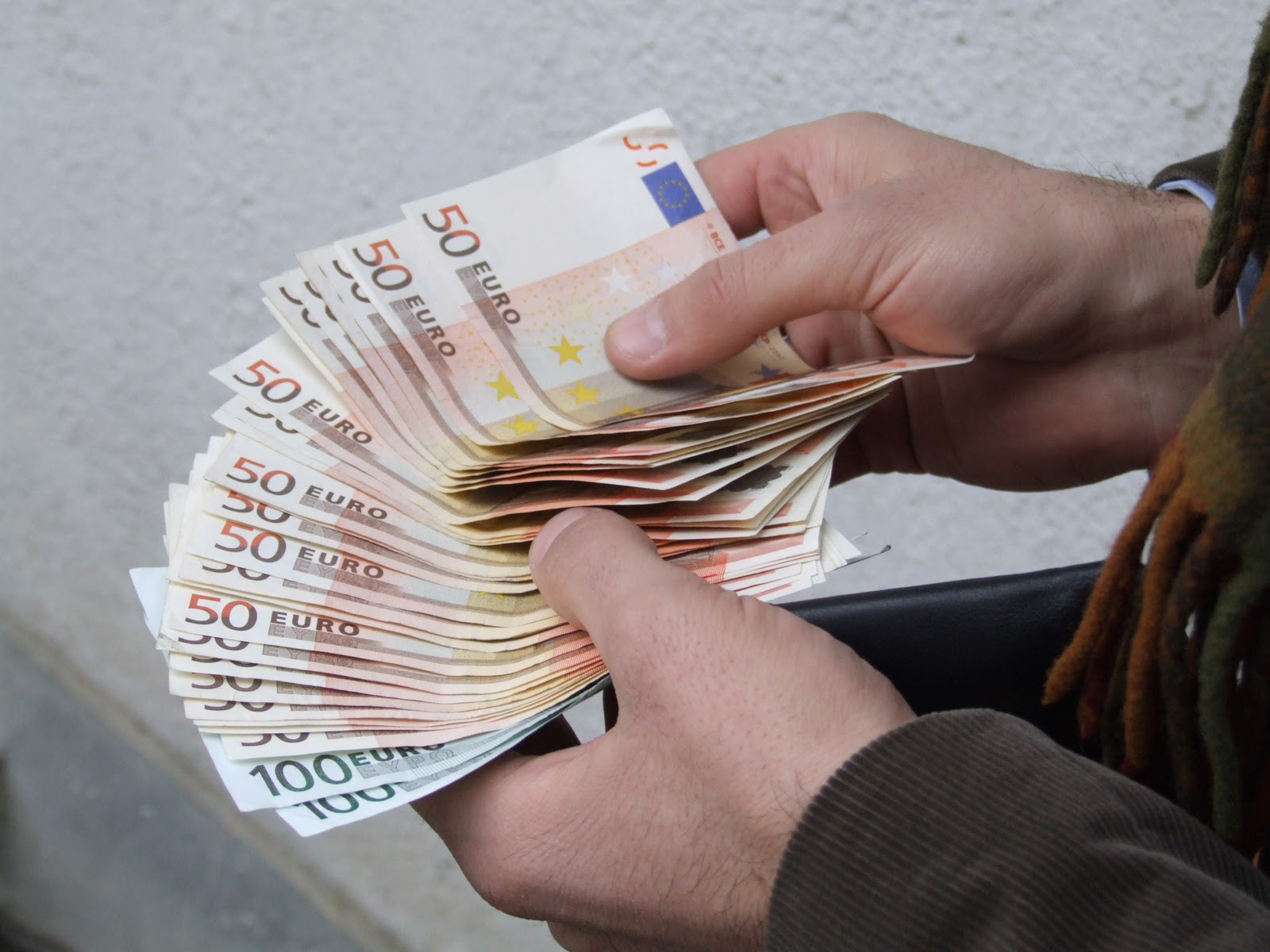 Mită In Valoare De 1 000 De Euro Refuzată De Un Polițist Ziarul